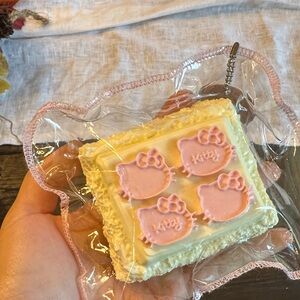 Taba Squishy hello kitty toast
